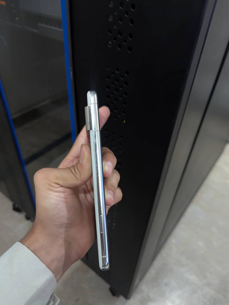 Google Pixel 8 Pro 3