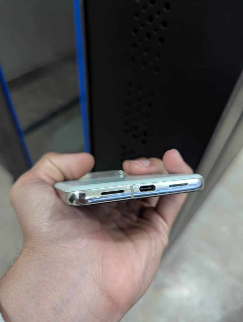 Google Pixel 8 Pro 4