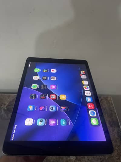 iPad 8th Gen - 128 gb
