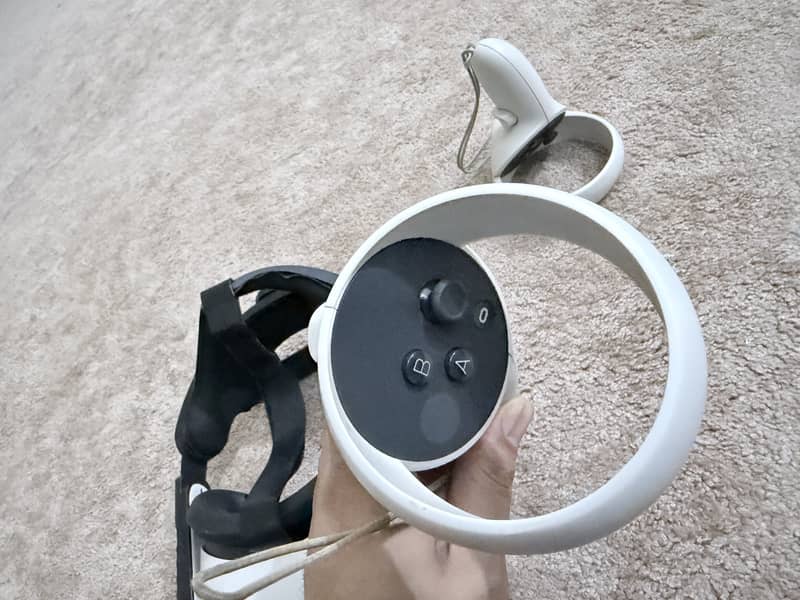 Meta Quest 2 VR Headset 256 GB memory 1