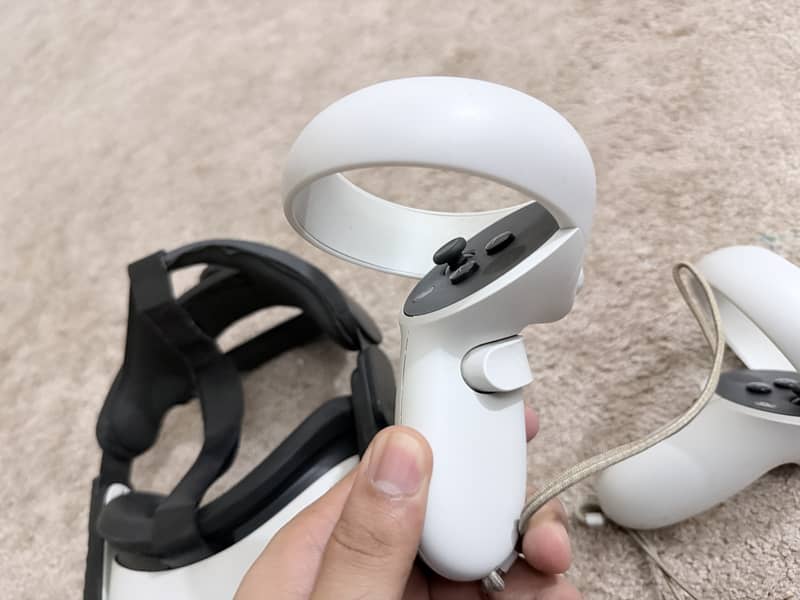 Meta Quest 2 VR Headset 256 GB memory 7