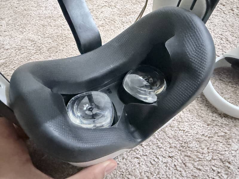 Meta Quest 2 VR Headset 256 GB memory 11