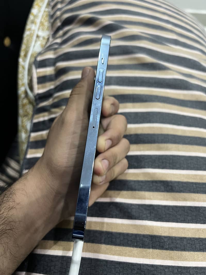 Apple iPhone 13 Pro Max 1