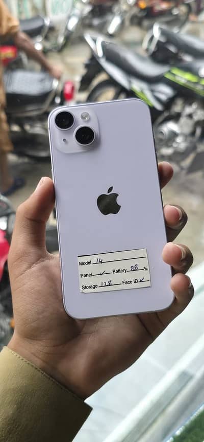 Apple iPhone 14