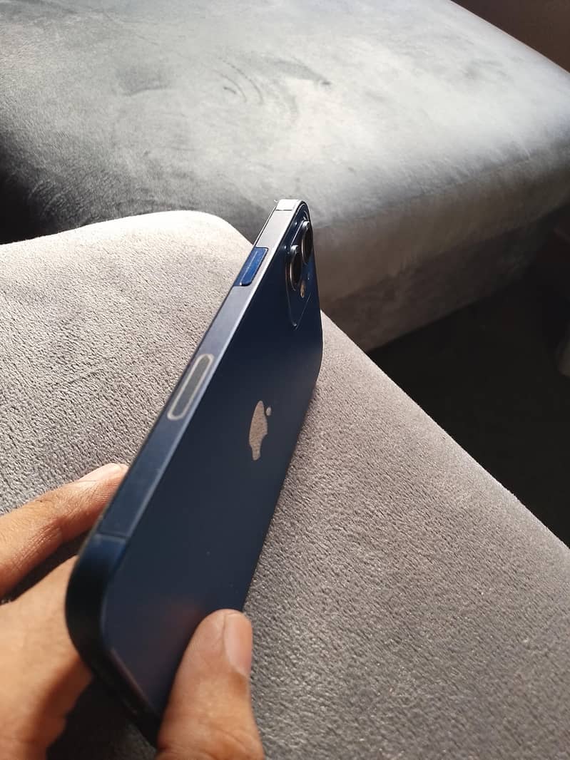 Apple iPhone 12 1