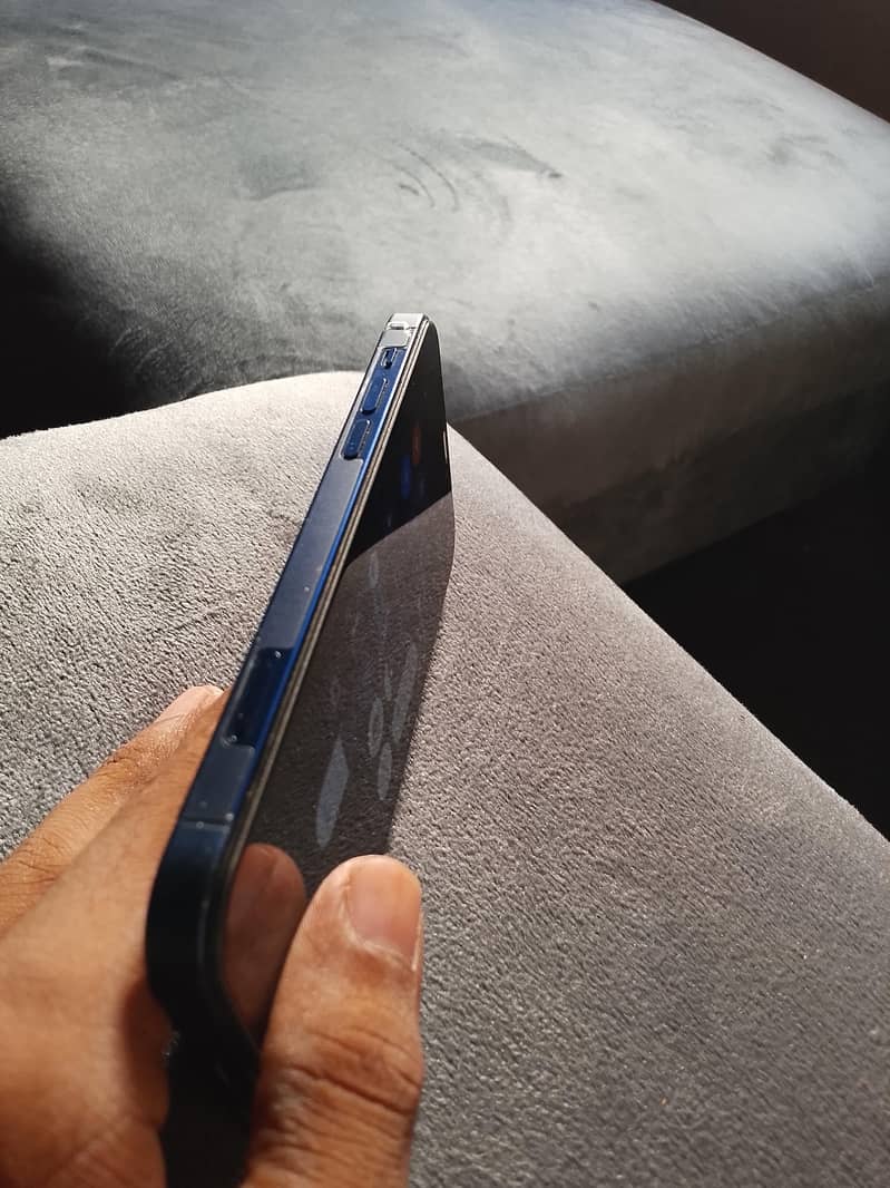 Apple iPhone 12 2