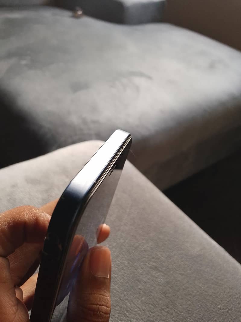 Apple iPhone 12 3