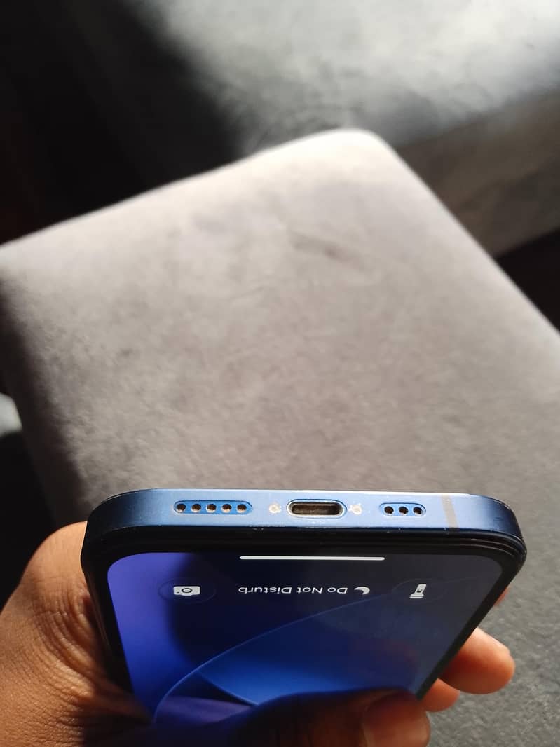 Apple iPhone 12 4