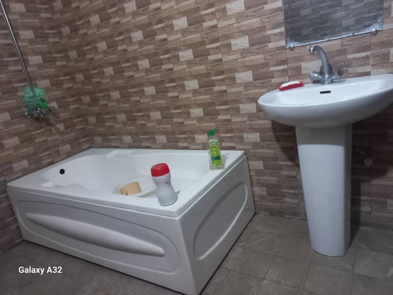 bathtub 0