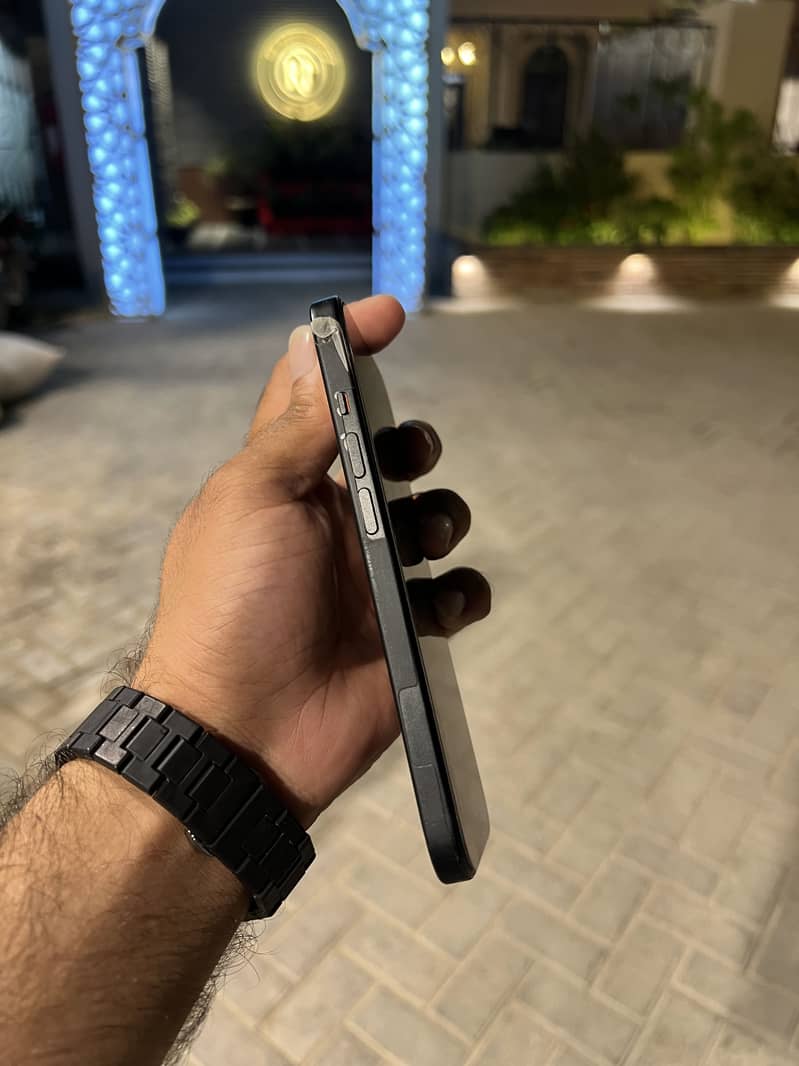 iPhone 15 Jv 3