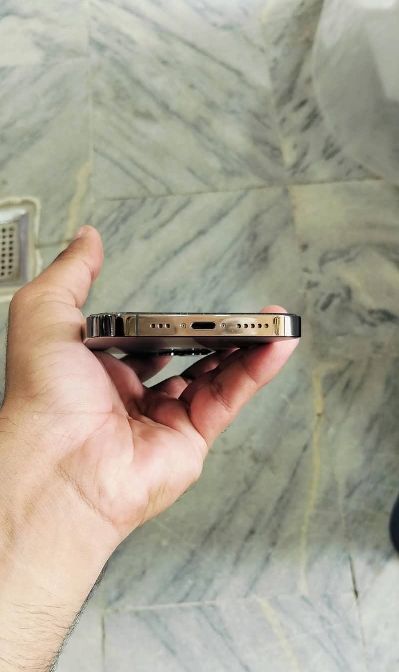Apple iPhone 12 Pro 2