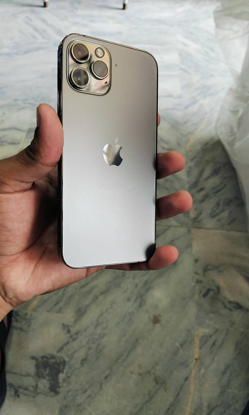 Apple iPhone 12 Pro 4