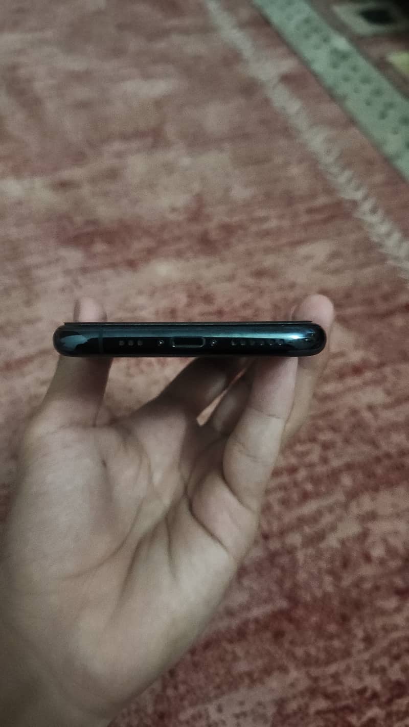 Apple iPhone 11 Pro 4