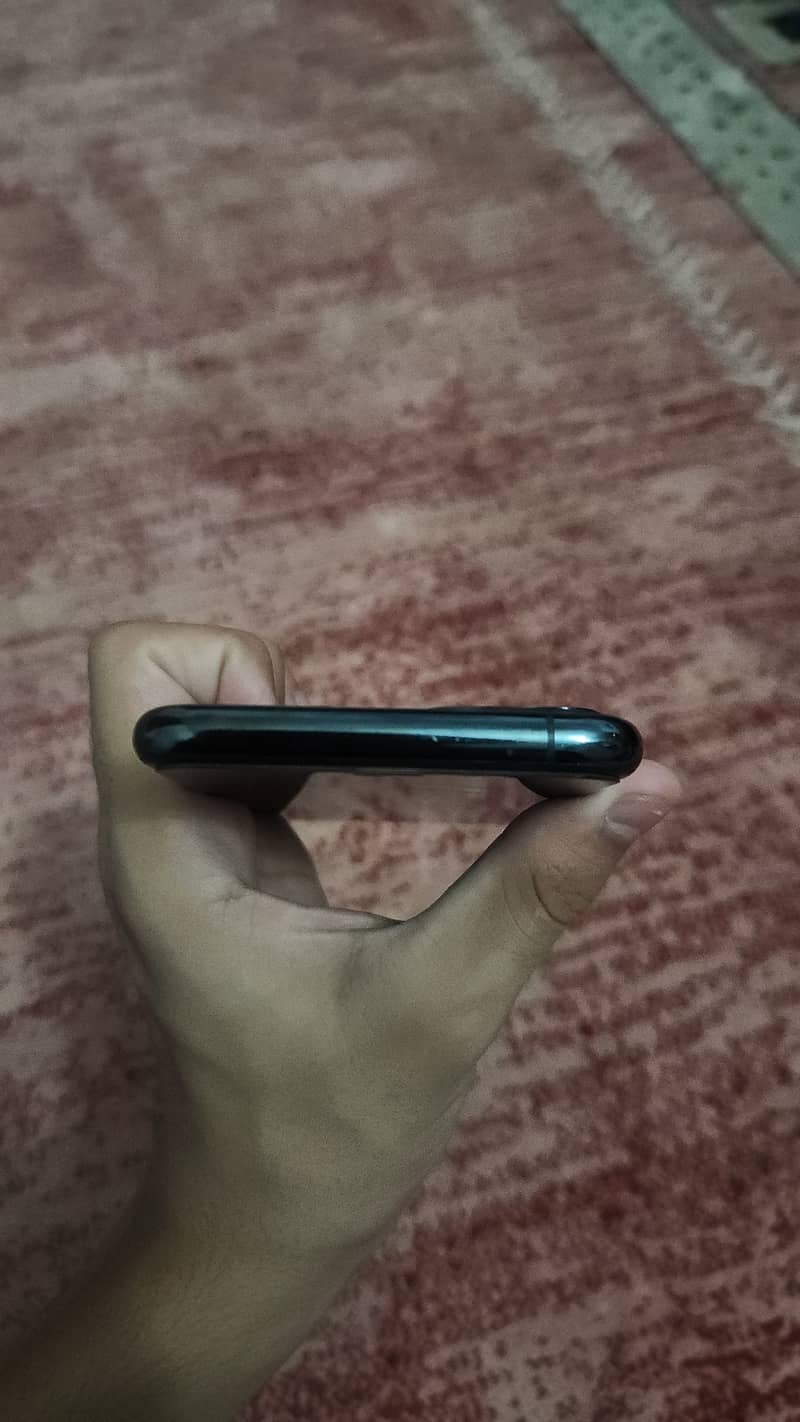 Apple iPhone 11 Pro 7