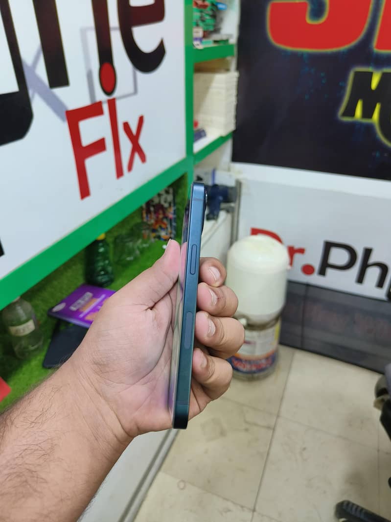 IPHONE 13 8