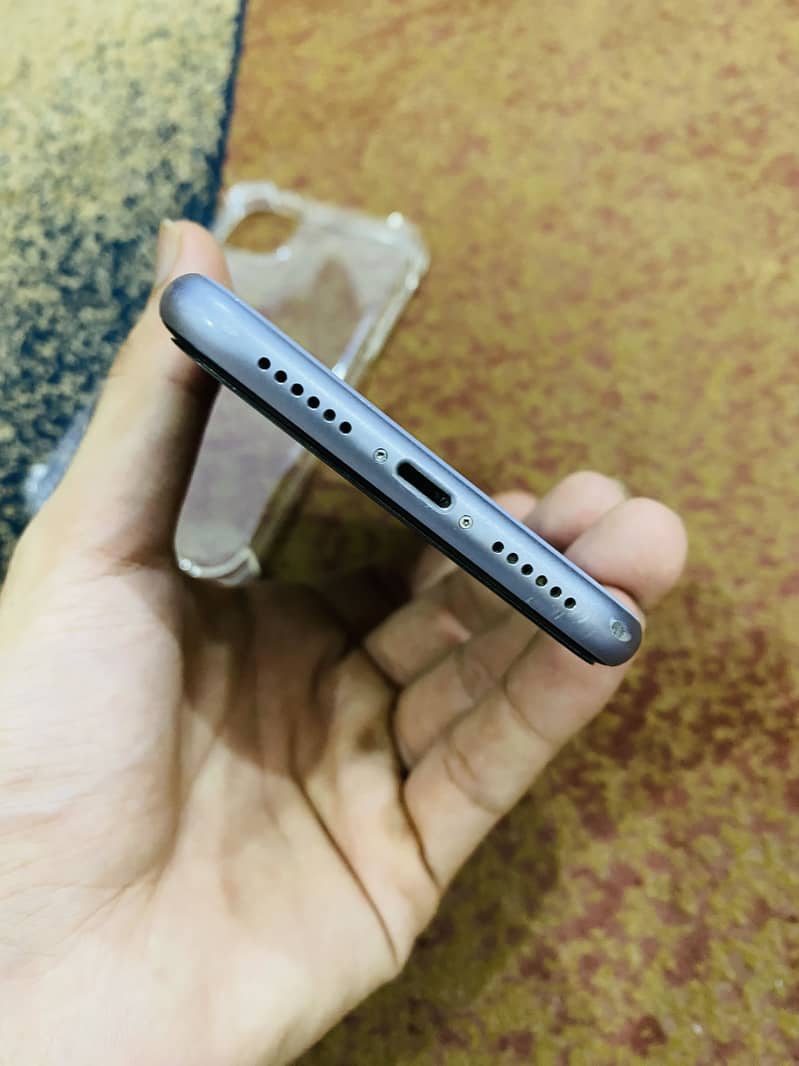 IPhone 11 7