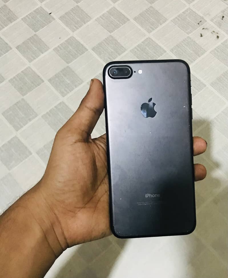 Apple iPhone 7 Plus 1