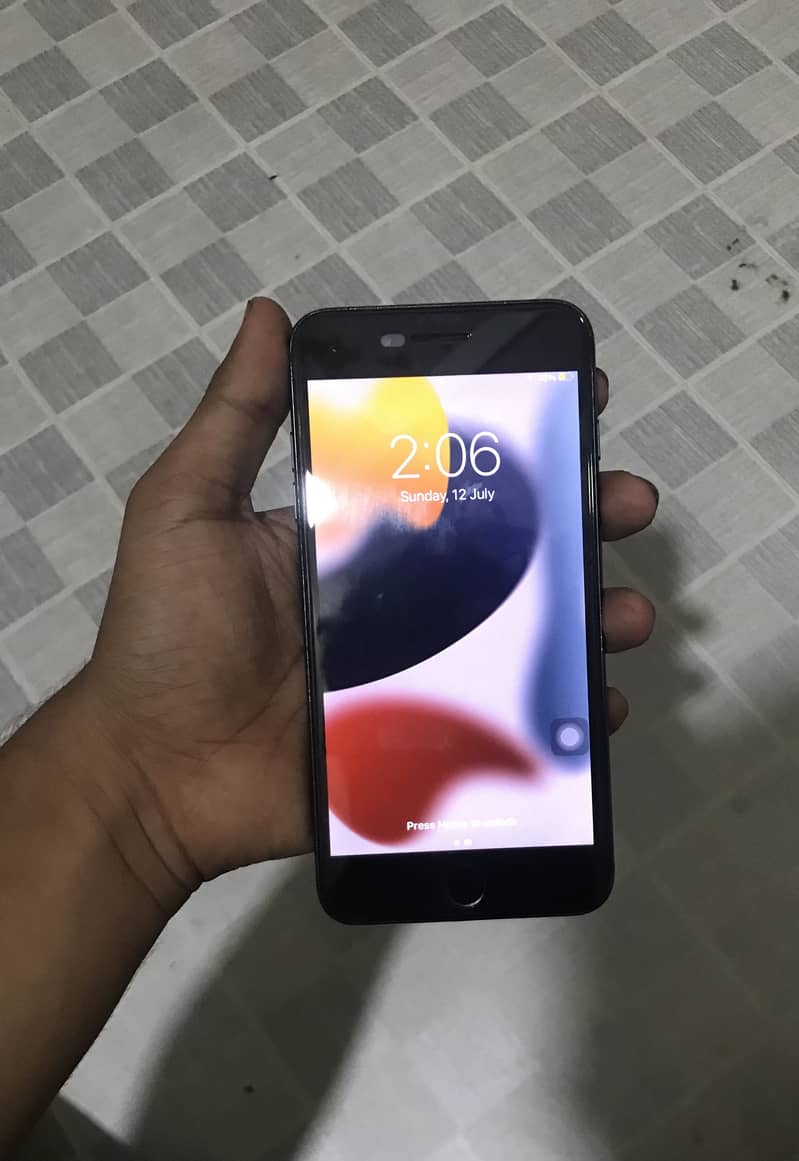 Apple iPhone 7 Plus 2