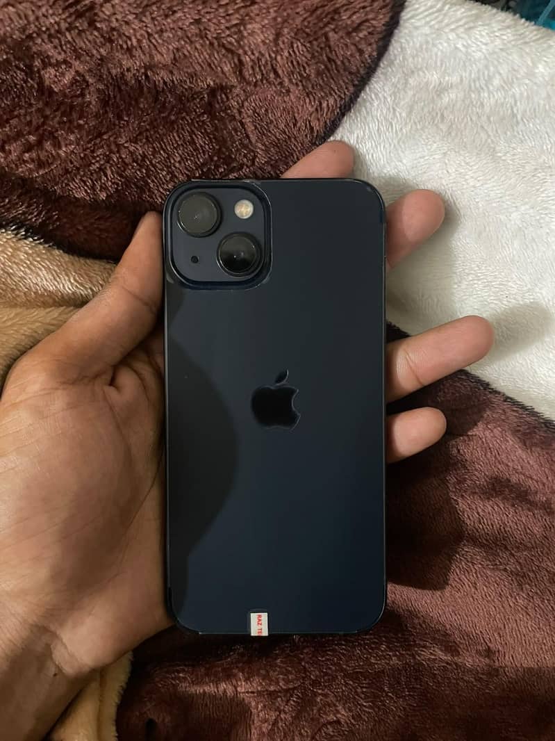 Apple iPhone 13 4