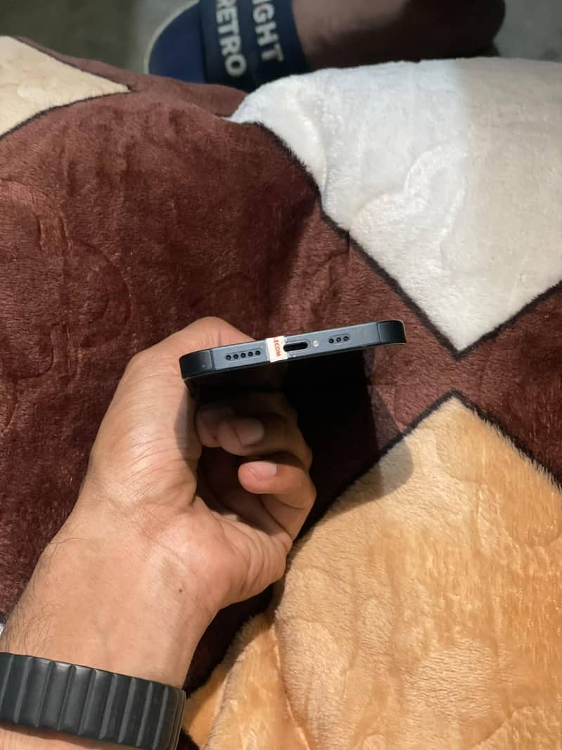 Apple iPhone 13 6