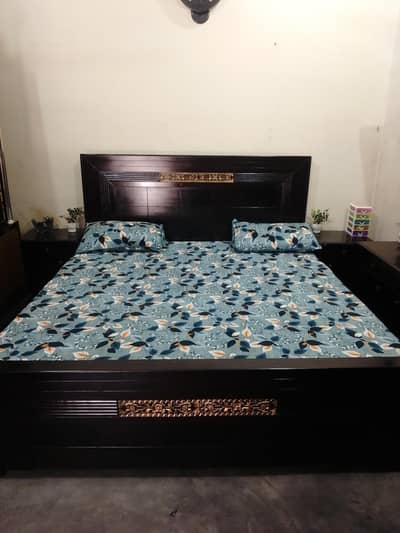 Dark brown with Golden 5 piece bedroom set 2 month used like new