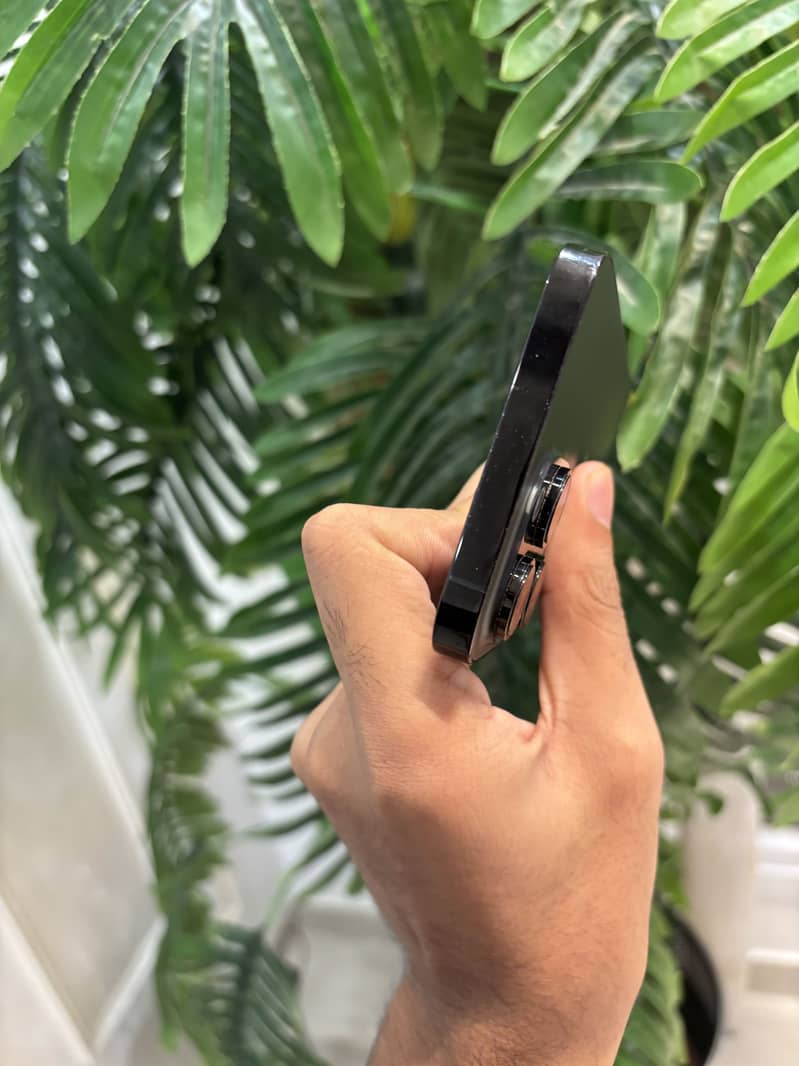Apple iPhone 14 Pro Max 4