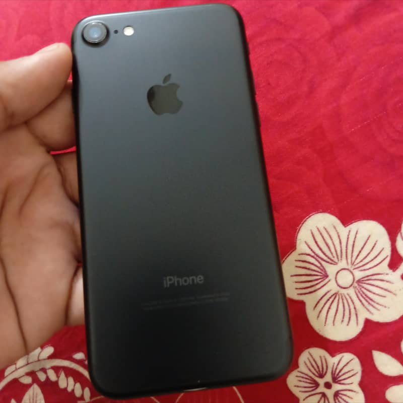 Apple iPhone 7 1