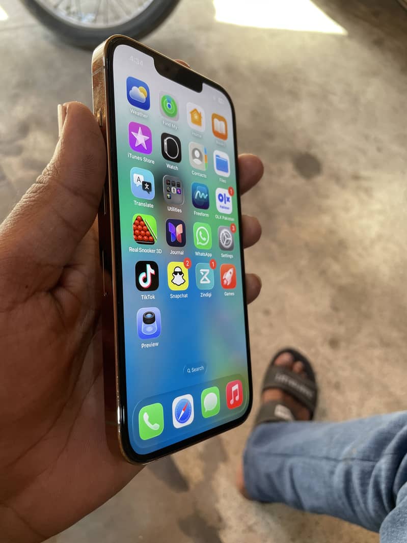 Apple iPhone 13 Pro 1
