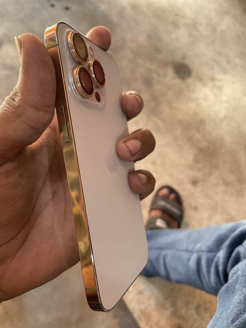 Apple iPhone 13 Pro 4