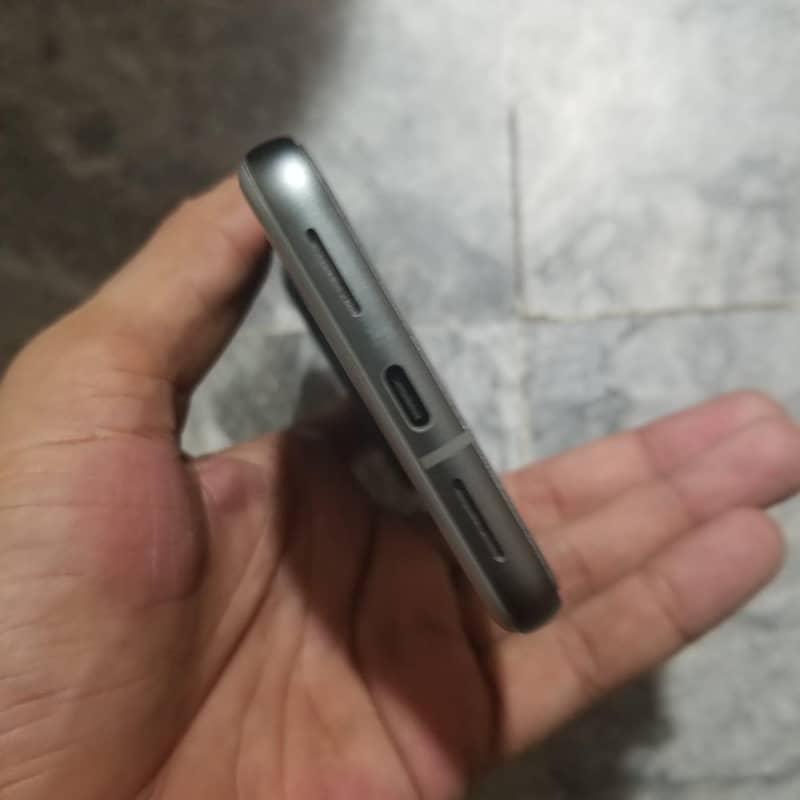 Google Pixel 8 2