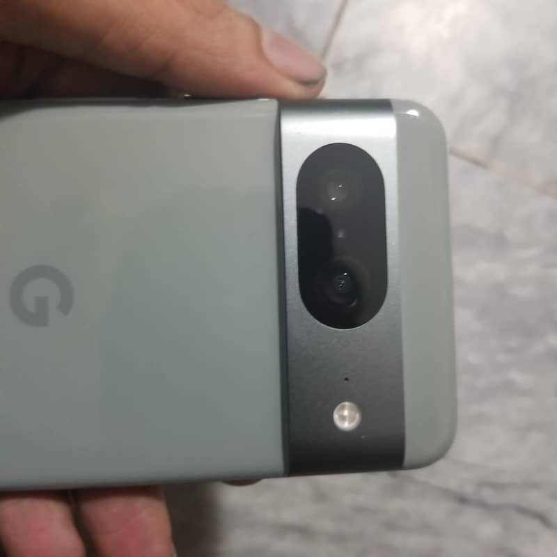 Google Pixel 8 5