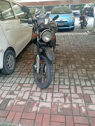 Ybr 125G in black colour