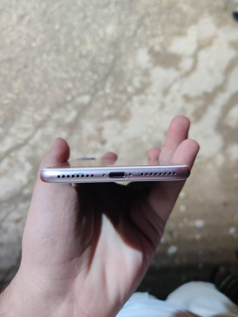 Apple iPhone 7 Plus 1