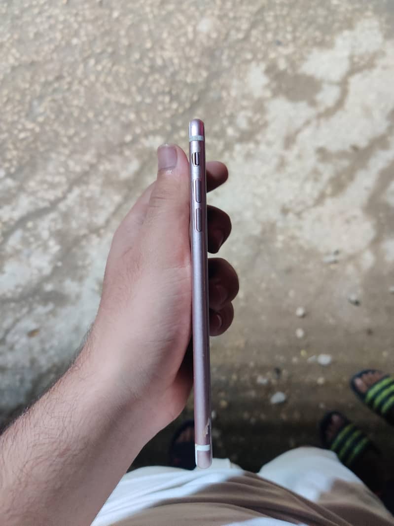Apple iPhone 7 Plus 3