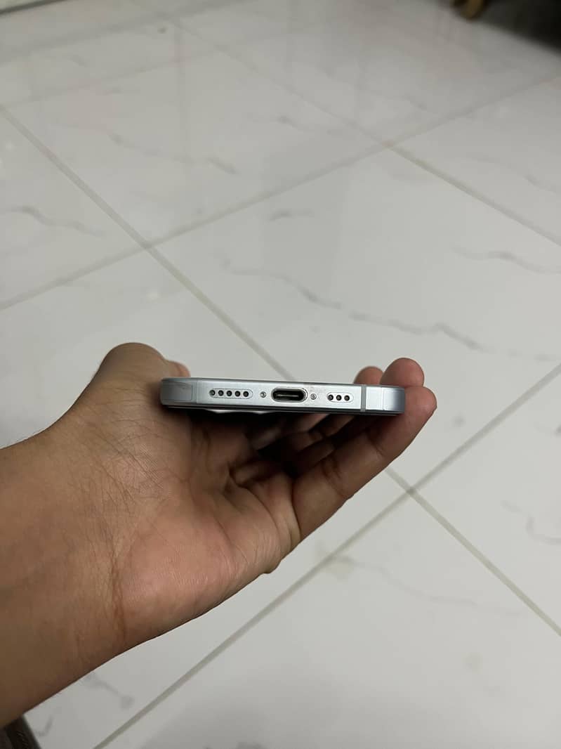 Apple iPhone 15 5