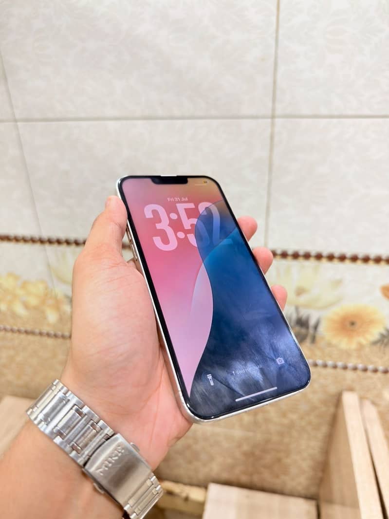 Apple iPhone 14 plus 4
