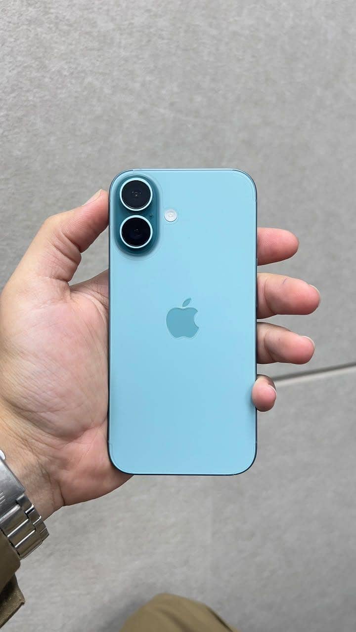 Apple iPhone 16 3