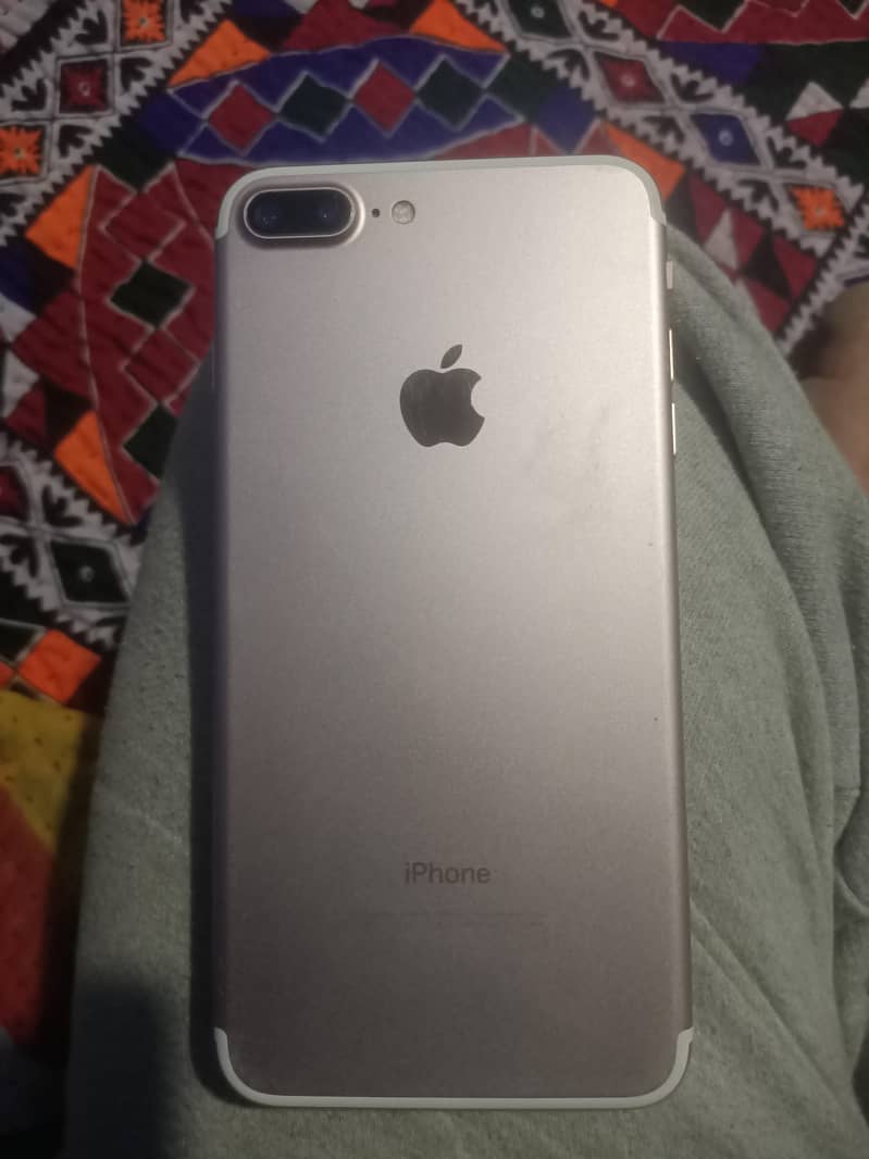 Apple iPhone 7 Plus 2