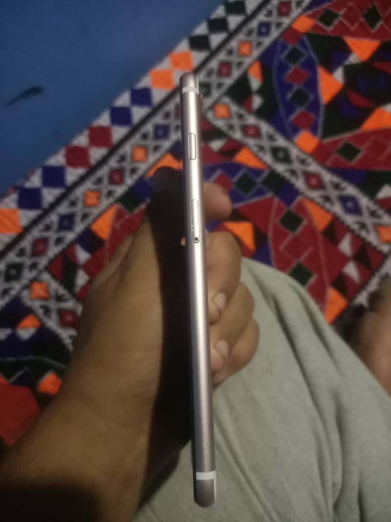 Apple iPhone 7 Plus 4