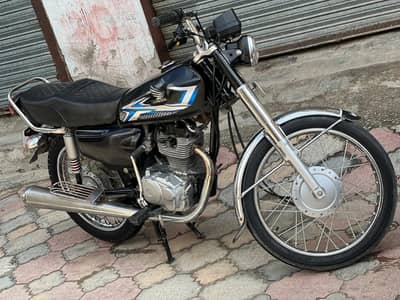 HONDA 125 Motorcycle for sale serious buyer contact krain