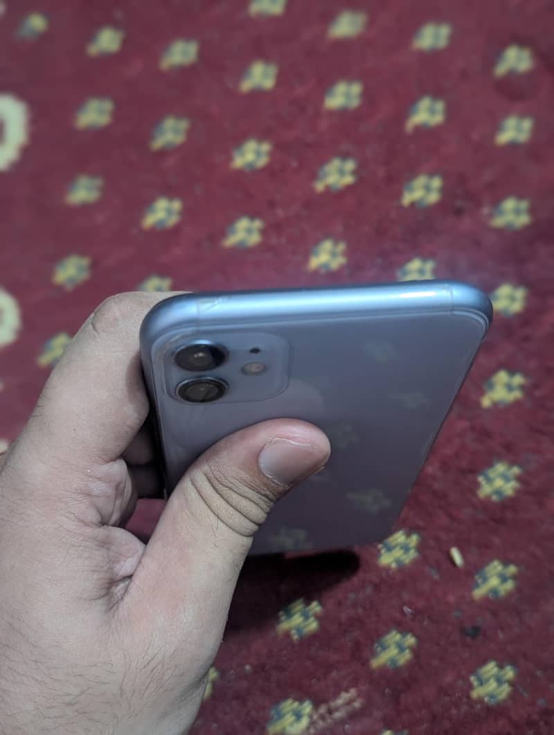 Apple iPhone 11 4