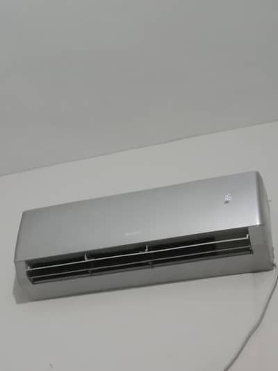 1year use like new brand inverter ac wifi self clean