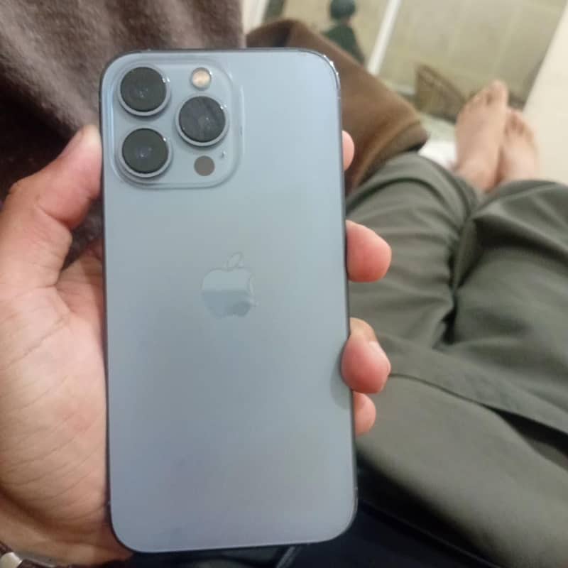 Apple iPhone 13 Pro 1