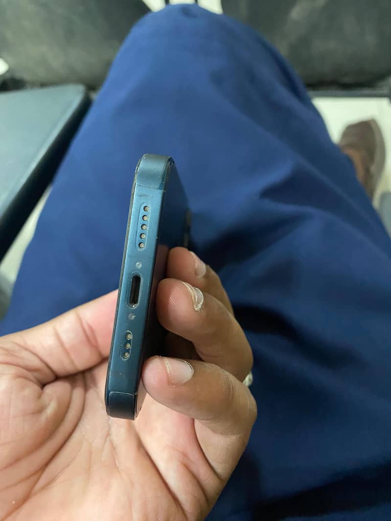 Apple iPhone 13 3