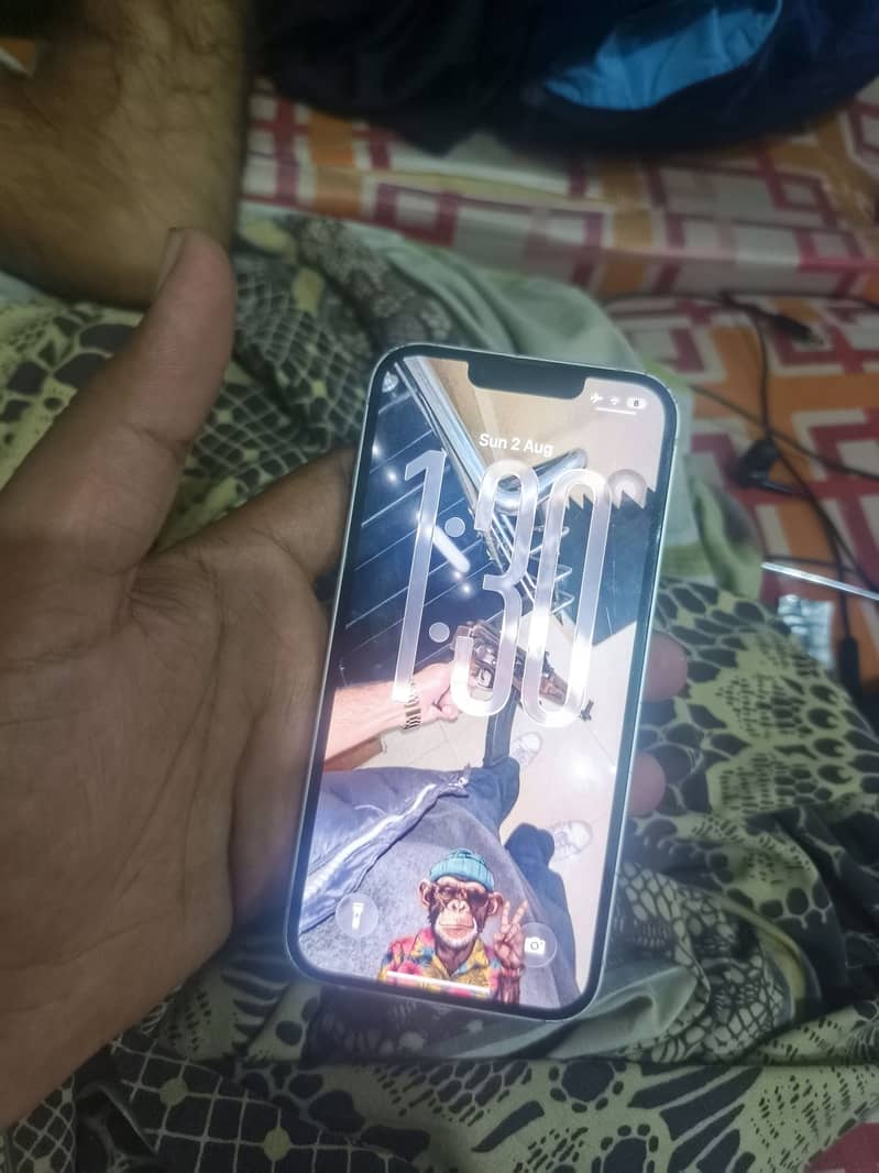 Apple iPhone 13 4