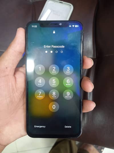 I phone xs golden ha 64gb. 03264435653