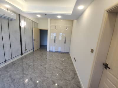 3 Bed Semi Furnished || With Servent Room || Lake Facing || Top Notch Appartment