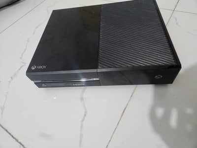 Xbox One 500GB Console with Wireless Controller - Excellent Condition