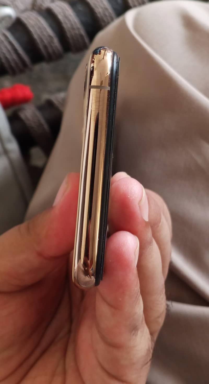 Apple iPhone 11 Pro Max 3