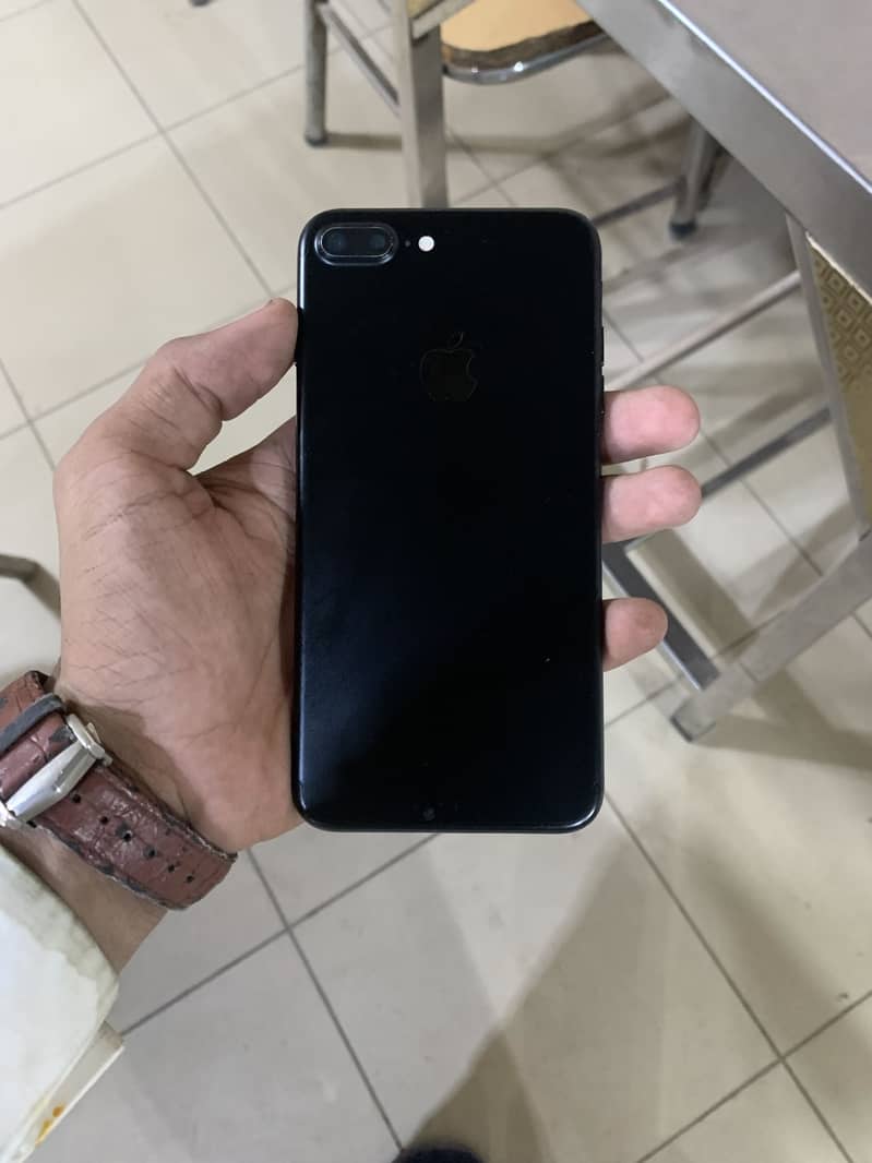 Apple iPhone 7 Plus 1